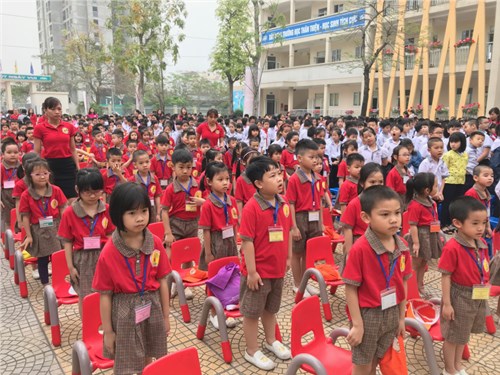Buổi tham quan Trường Tiểu học đô thị Việt Hưng của các bé khối mẫu giáo lớn.